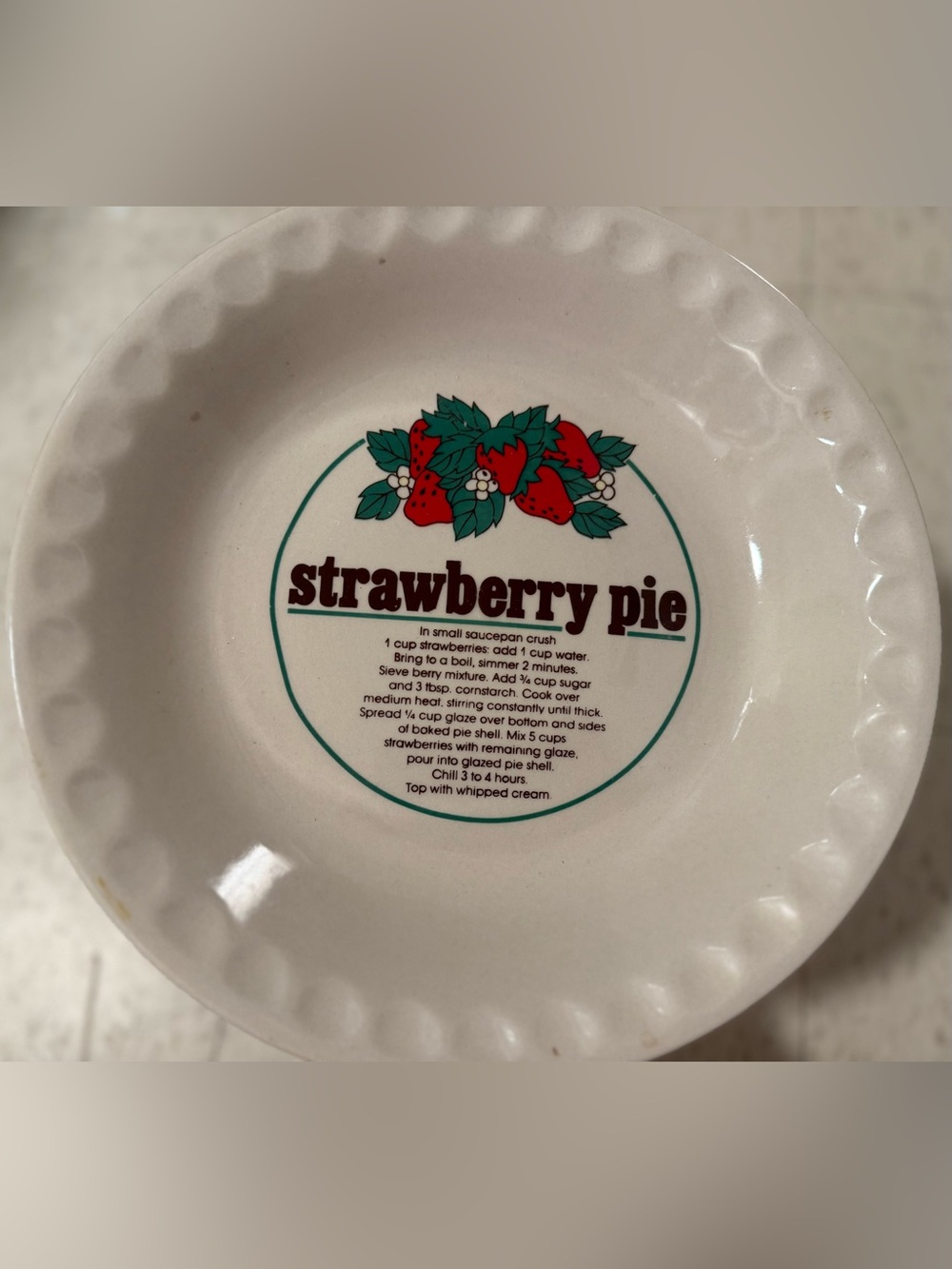 Strawberry Pie Plate - Vintage Design